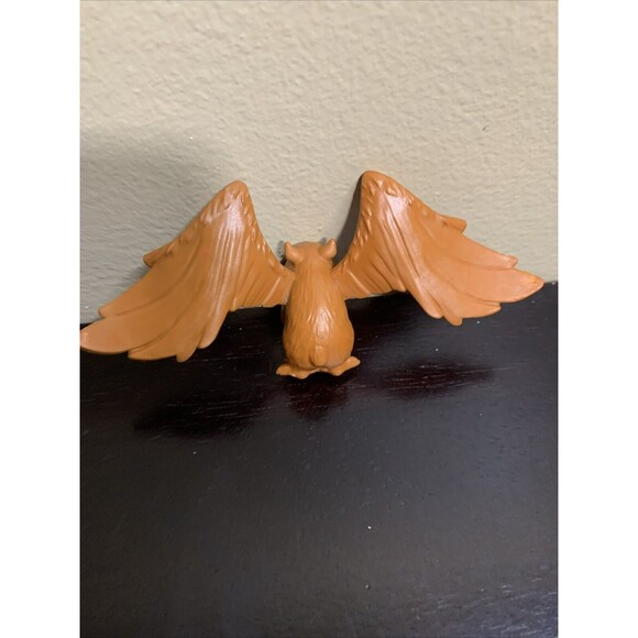 DC League of Super-Pets Krypto  & Pigasus figures - Picture 7 of 7